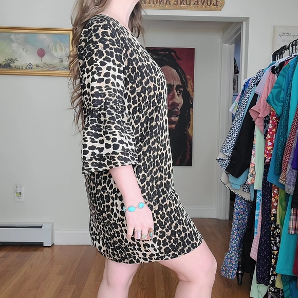🌈 SOLD 🌈 Modern cheetah leopard bell sleeves dress - Belongsci - Picture 3 of 6